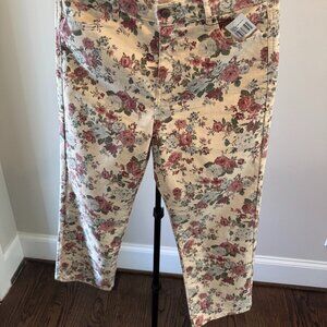 Ankle Length Floral Jeans Size 12 US (Spring Colors) NWT